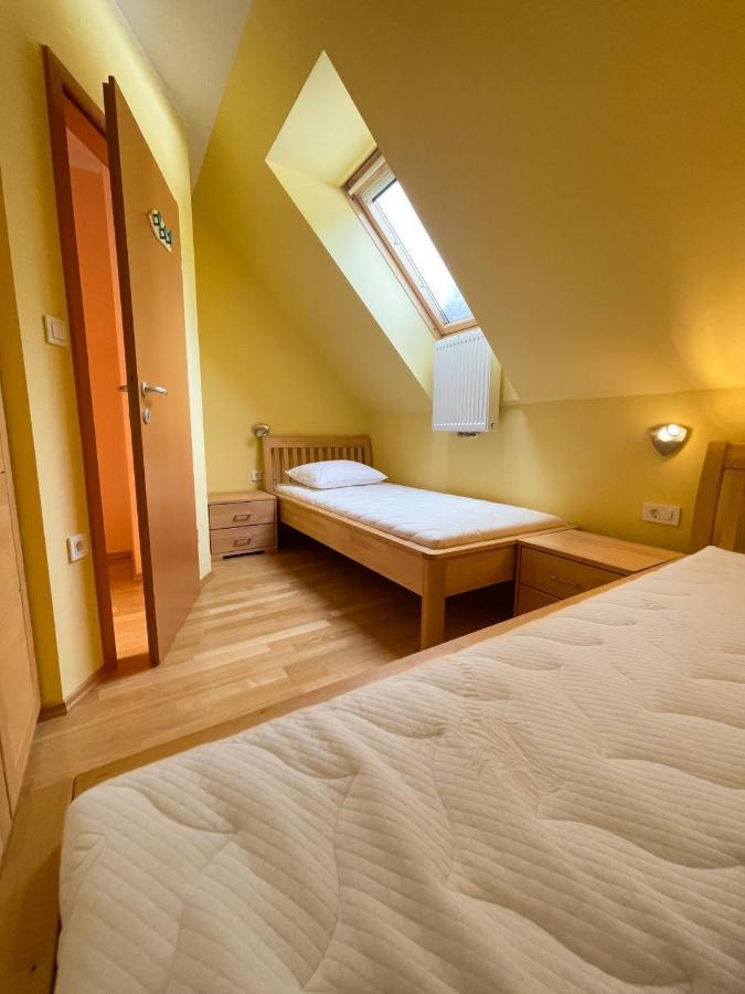 Apartma Idila ซเร็ตเช ภายนอก รูปภาพ